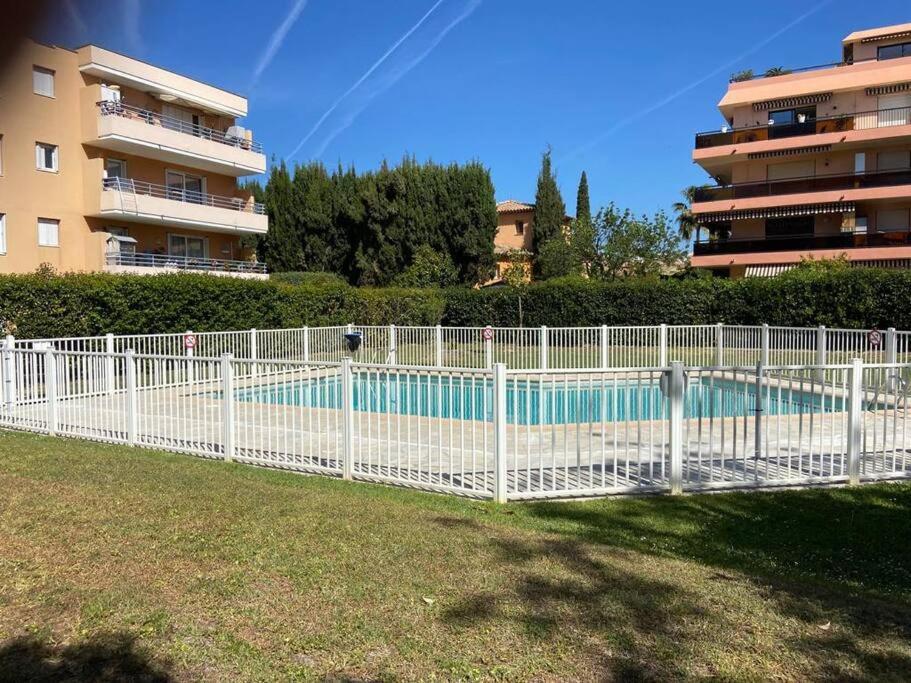 Pretty Studio Swimming Pool And Sea 滨海卡涅 外观 照片